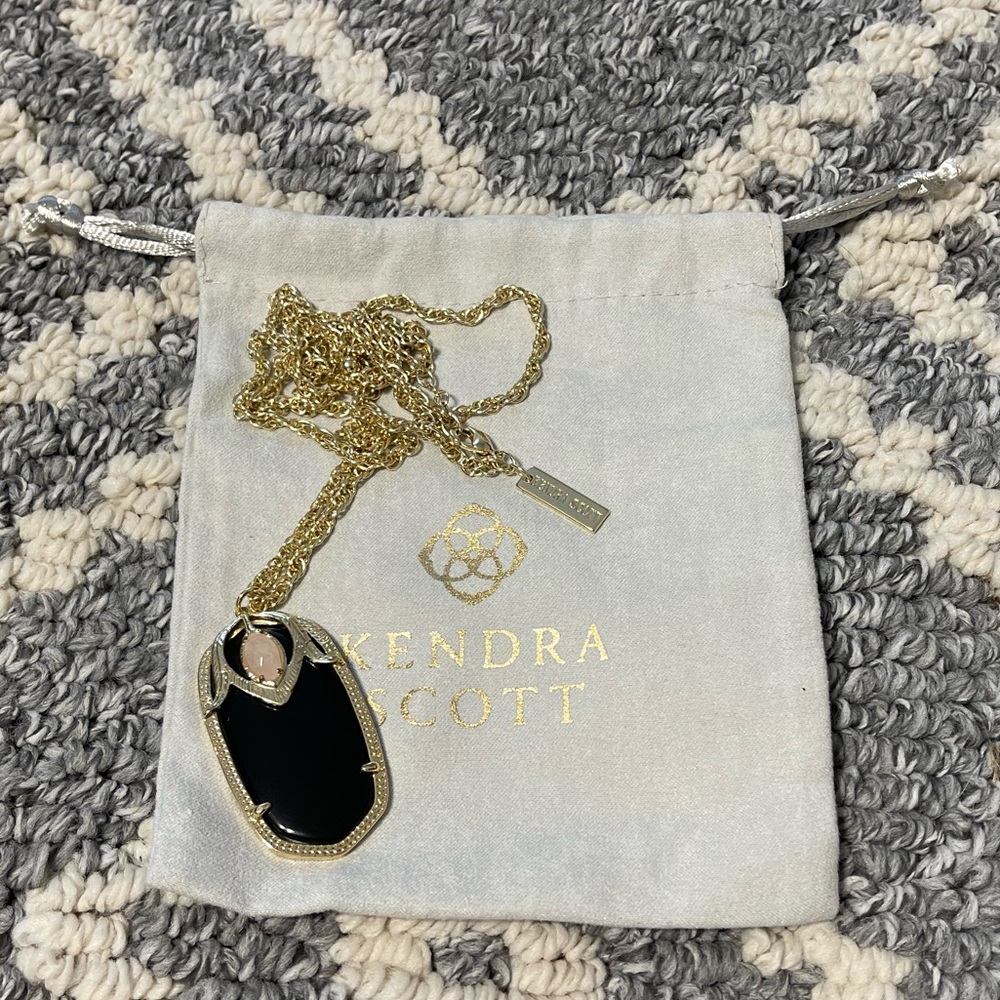 Kendra Scott neck